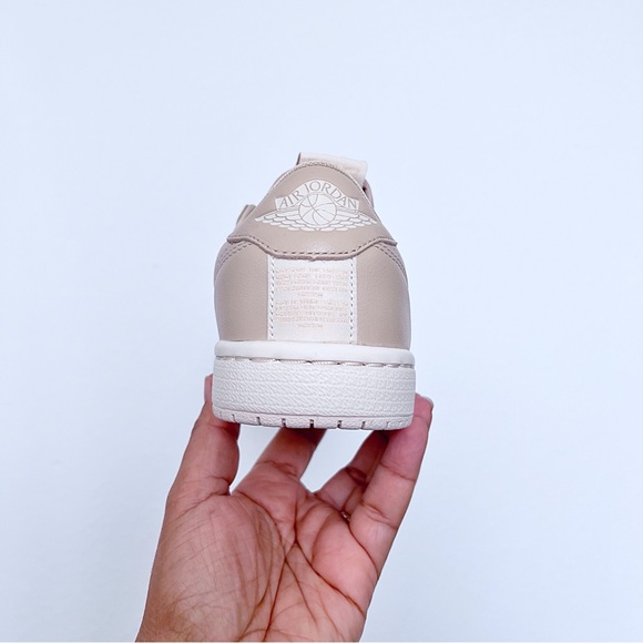 Nike Air Jordan 1 RET Low Slip Beige - Picture 6 of 7